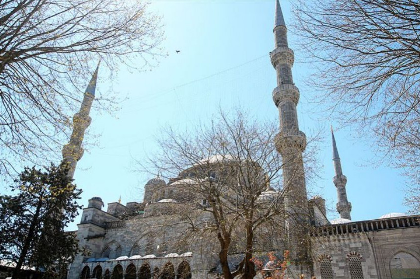 Ramazan mahyaları asılmaya başlandı