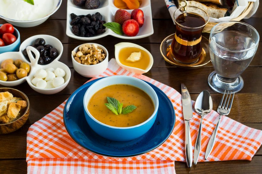 Oruçluyken vücudun sıvı dengesini korumanın yöntemleri