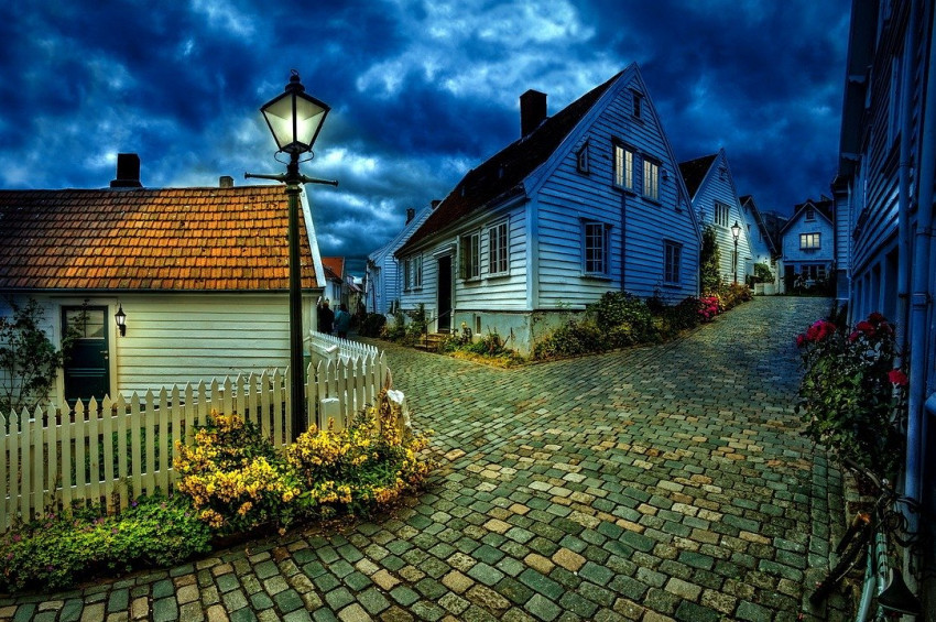 Türkiyede dört günlük sokağa çıkma yasağı başladı