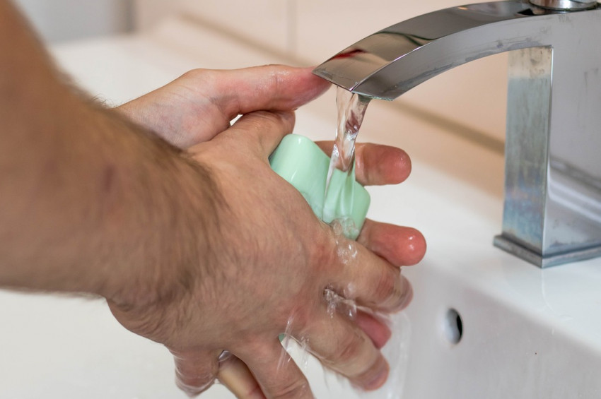 Dezenfekte edilen ellerdeki tahrişin önlenmesi için 5 öneri