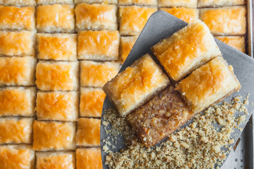 Ballı baklava şekerliden daha mı lezzetli?