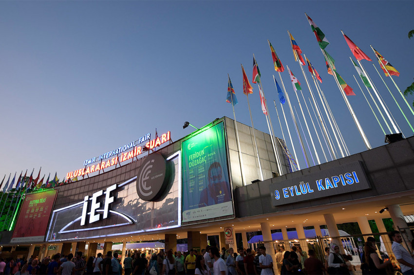 İzmir Enternasyonal Fuarının açılışı geri çekildi