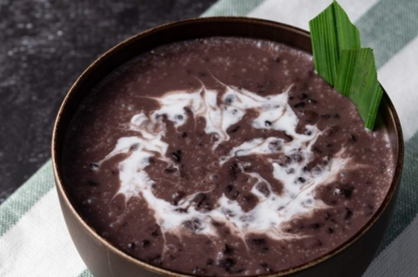 Kara Pirinçli Badem Tatlısı tarifi