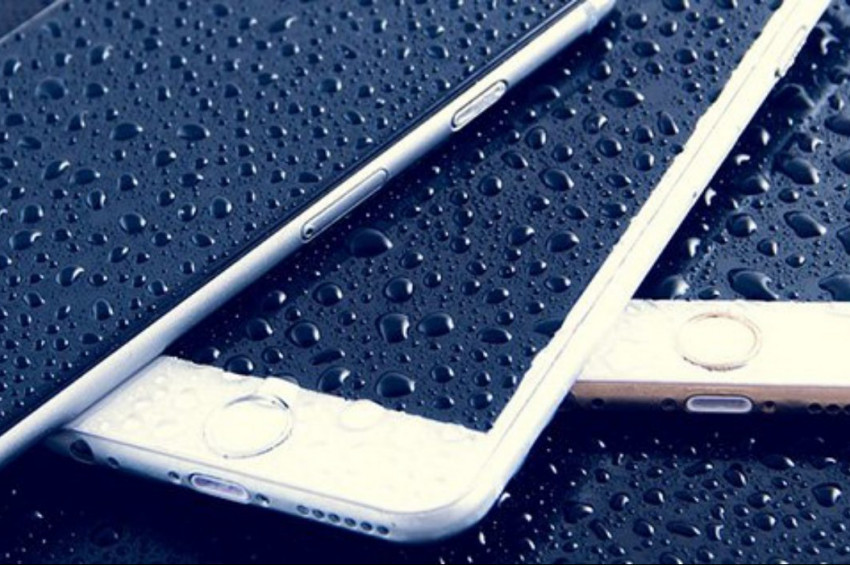 Apple, Cihazlarının Suya Dayanıklılığını Artırmak İçin Çalışıyor