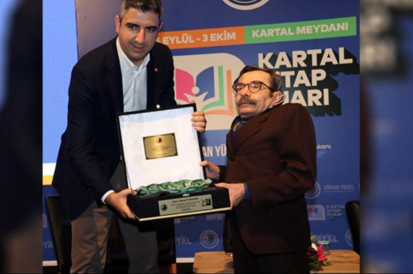 Kartal Kitap Fuarında onur ödülü Necati Tosuner’e verildi