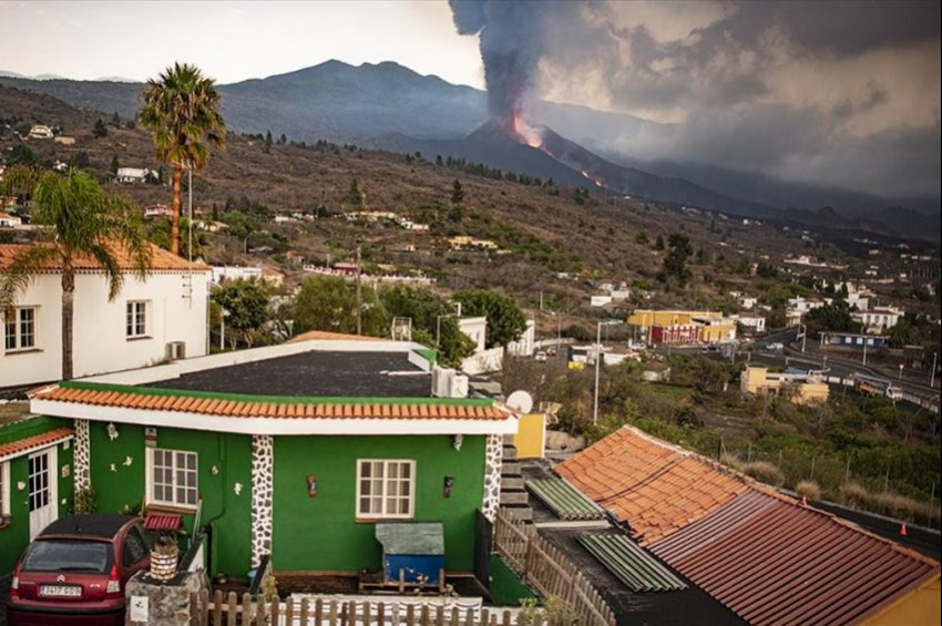 Cumbre Vieja Yanardağı lav püskürtmeyi sürdürüyor