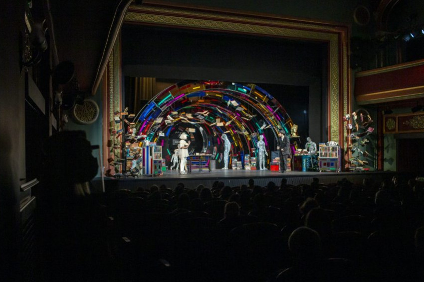 Devlet Tiyatroları perdelerini açtı