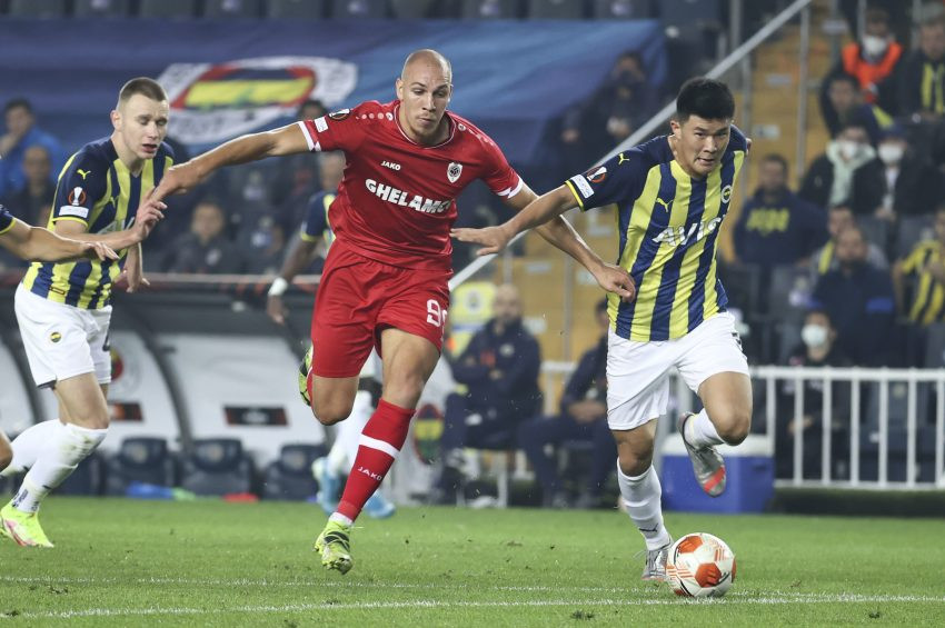 Fenerbahçe 2 penaltı ile bir puana razı oldu: 2-2