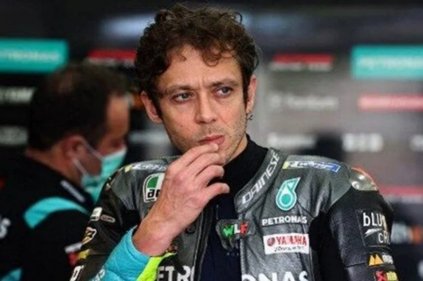 Efsane motosikletçi Valentino Rossi pistlere veda etti