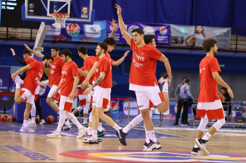 Dev Adamlar İngiltereyi  84-67 yendi