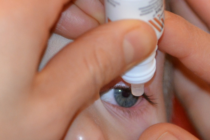 Yakını göremeyenleri gözlükten kurtaracak damla