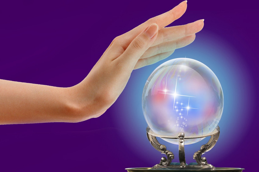 Sosyal medya medyum ve büyücüden geçilmiyor