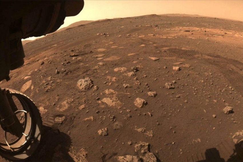 NASAnın Perseverance adlı keşif aracı Marsta ilk sürüşünü yaptı