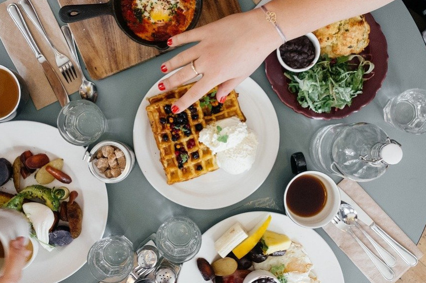 Prof. Dr. Sinan Canan: Yeme ayarları bozuldu