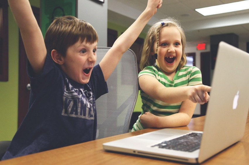 Dijital Dünyada Çocuk Haklarına dair bilinmesi gerekenler