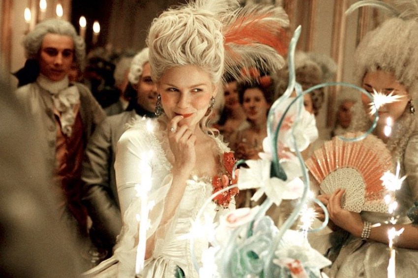 Ekmek bulamıyorlarsa pasta yesinler dedi mi, demedi mi?