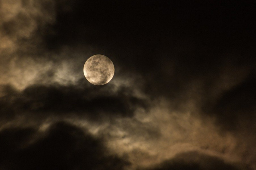 27 Nisan Akrep Burcunda dolunayın astrolojik yorumu