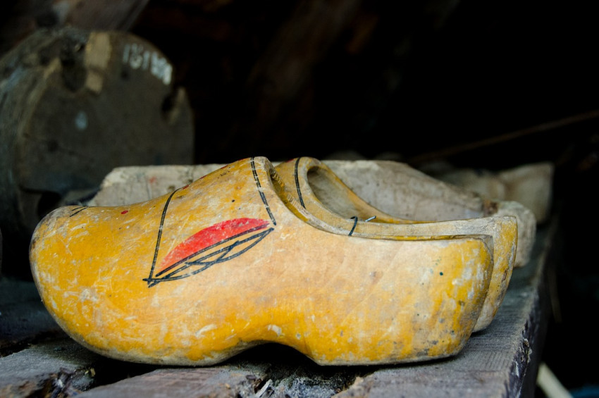 Ayakkabılarını Çevirdiler deyimi ne anlama gelir