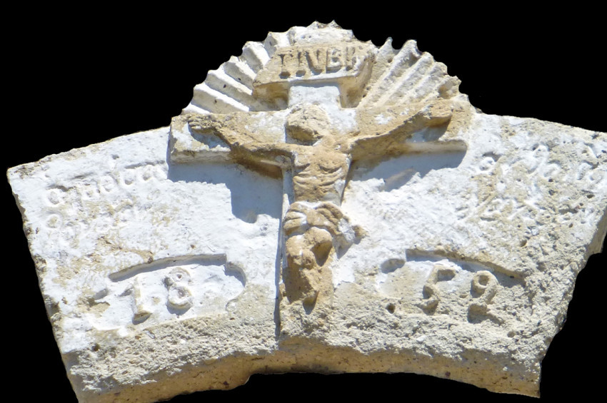 Çeşmedeki kilise yıkıldı yıkılacak, İsa heykeli ise çalındı