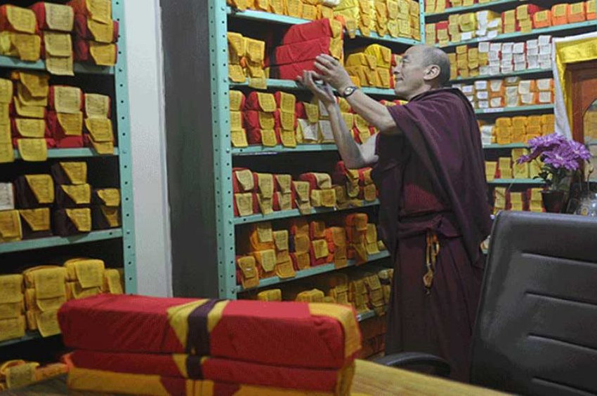 Antik Tibet kitapları ve parşömenleri ücretsiz okunabiliyor