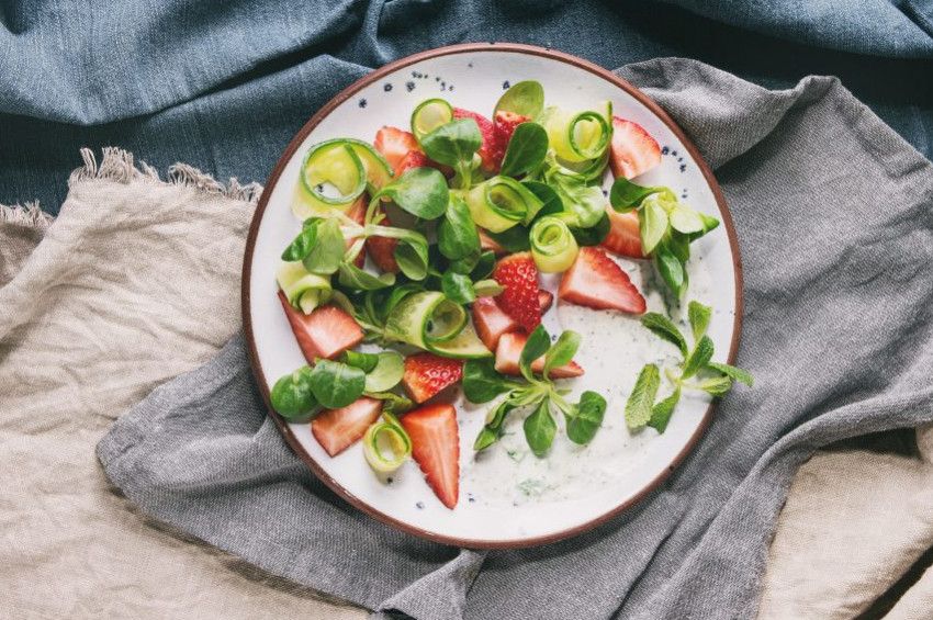 Çilekli Kuru Cacık tarifi