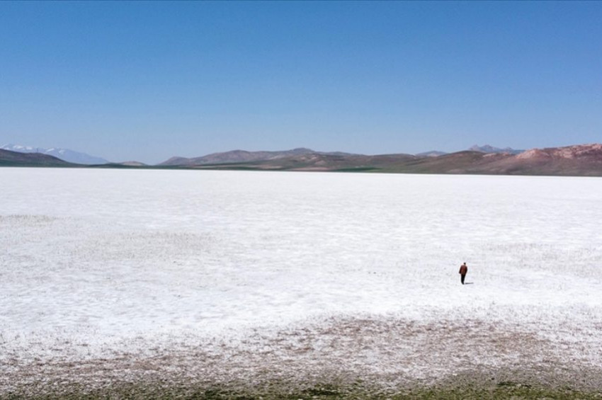Vanda 407 hektar büyüklüğündeki Akgöl kurudu