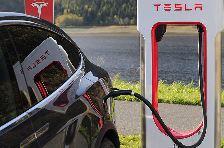 Kanada’da trafikte elektrikli döneme geçiş hazırlığı yapıyor