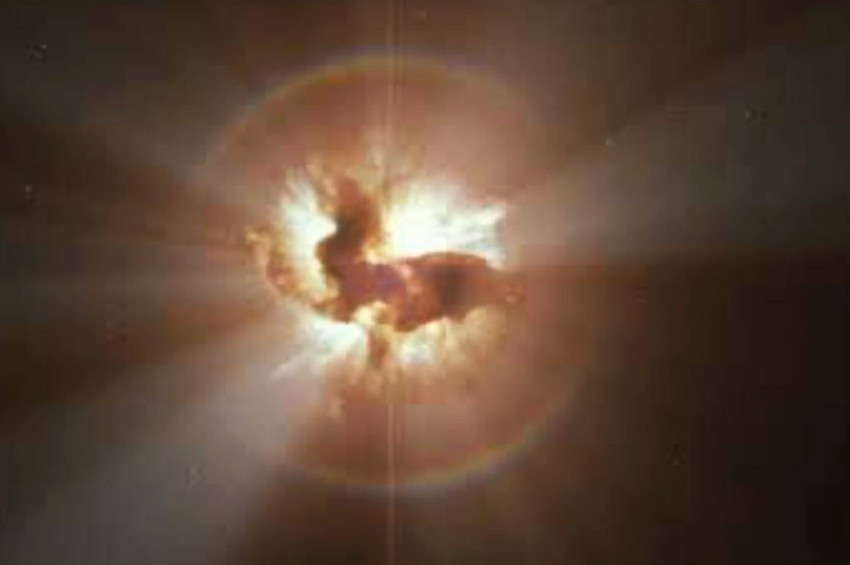 Uzayda bir yıldız işte böyle patladı