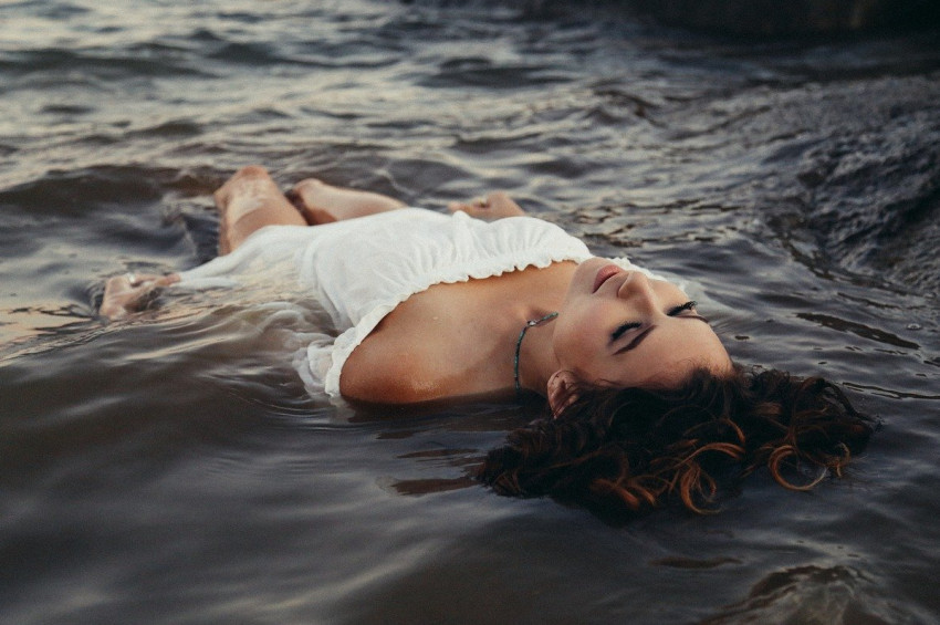 Tatilde sıcak çarparsa ne yapmalı?