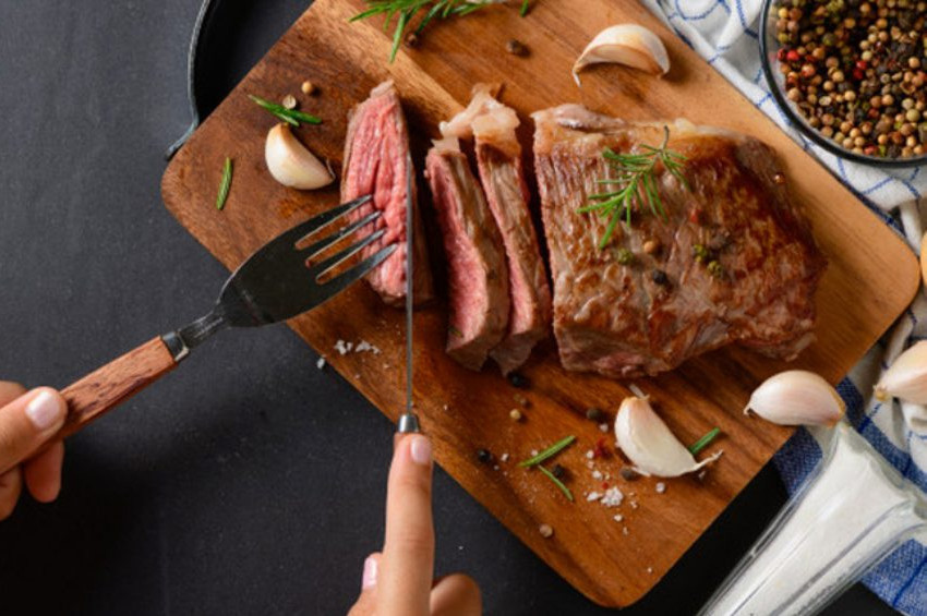 Kırmızı et alerjisi nedir? Belirtileri nelerdir?