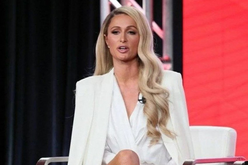 Paris Hilton yemek programına soyundu