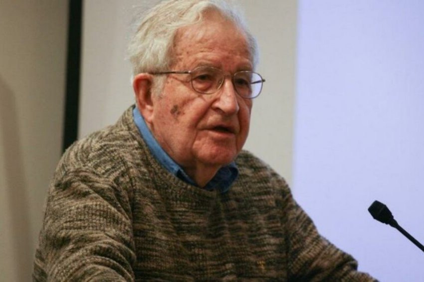 Noam Chomsky: İslamofobi günümüzün meselesi değil