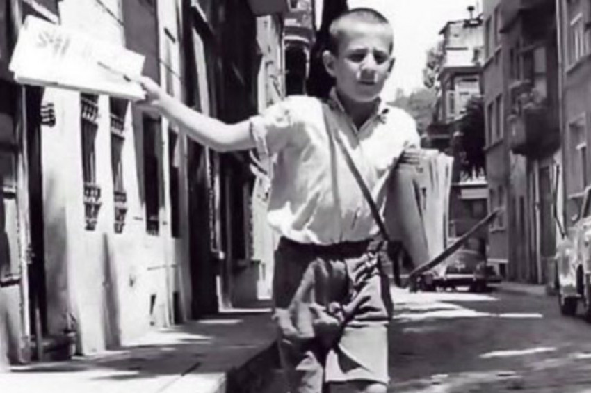 O Fotoğraftaki gazeteci çocuk 72 yaşında öldü