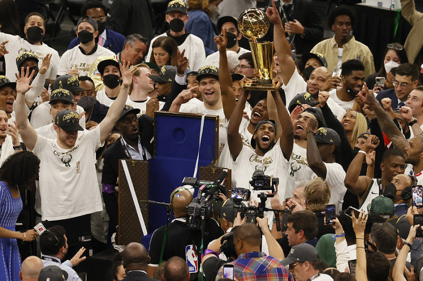 NBAde 2020 / 2021 sezonun şampiyonu Milwaukee Bucks oldu
