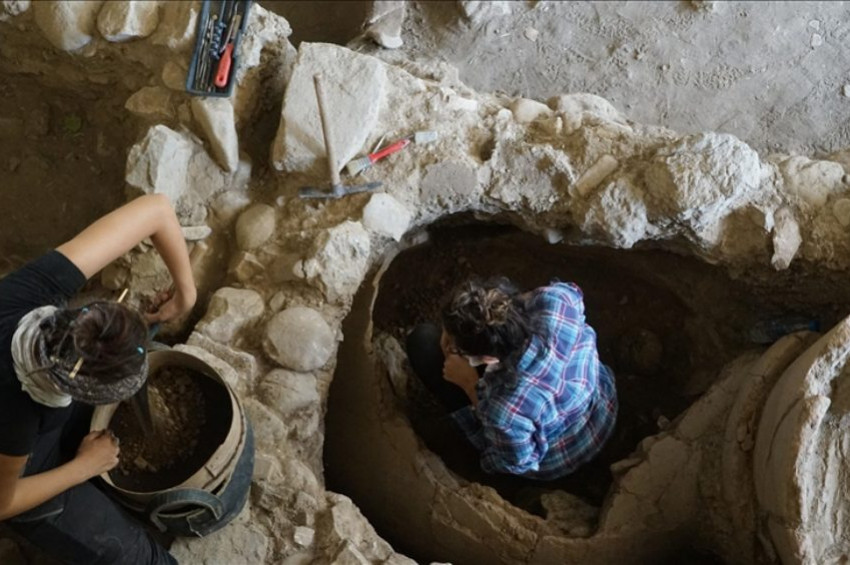 Balıkesirde 2.400 yıllık küp mezar bulundu