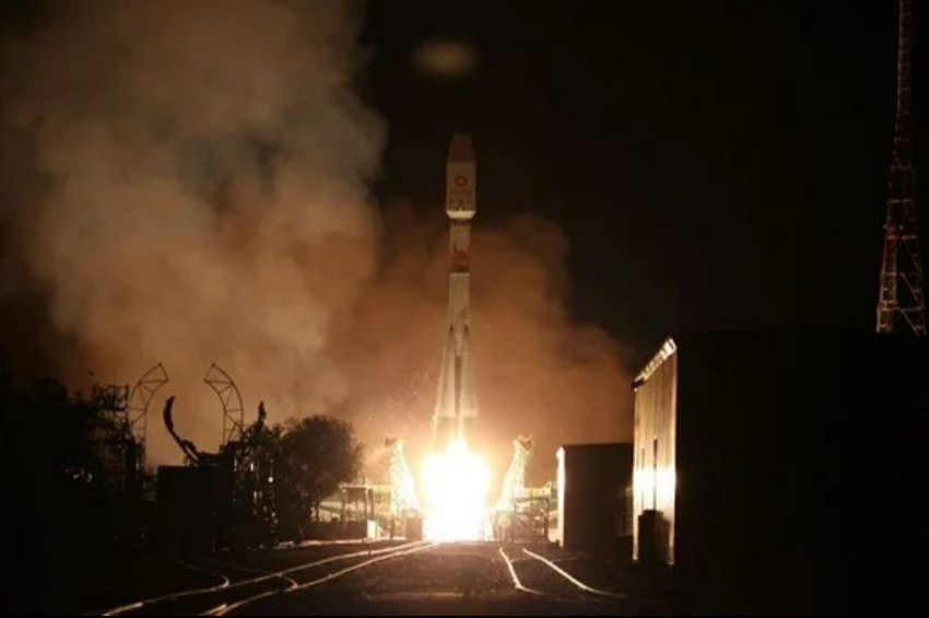 Rusya uzaya 34 iletişim uydusu gönderdi