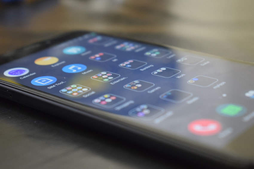 Akıllı Telefon Pazarında İstihbarat Savaşları