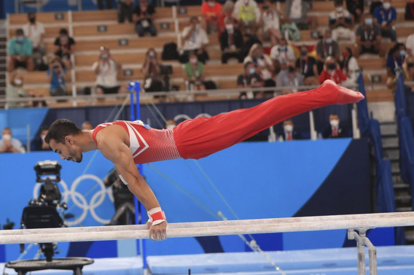 Ferhat Arıcan paralel barda bronz madalya kazandı