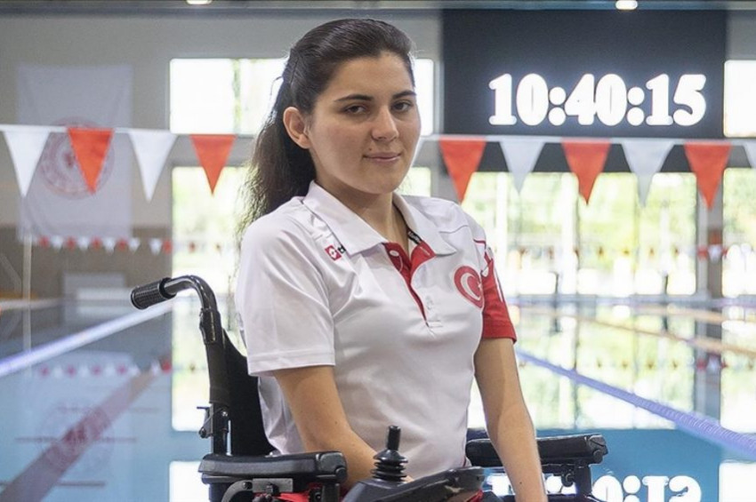 Paralimpik Oyunlarında yüzmede Elif İldem rekoru kırdı