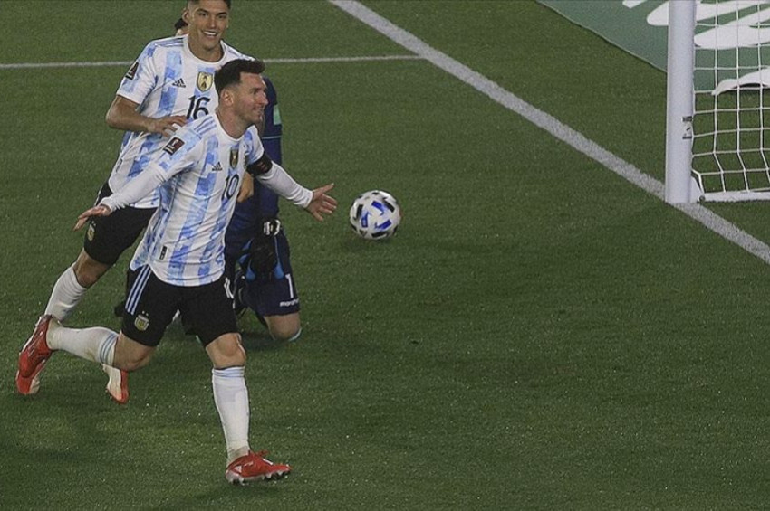 Messi gol sayısında Pelenin rekorunu kırdı