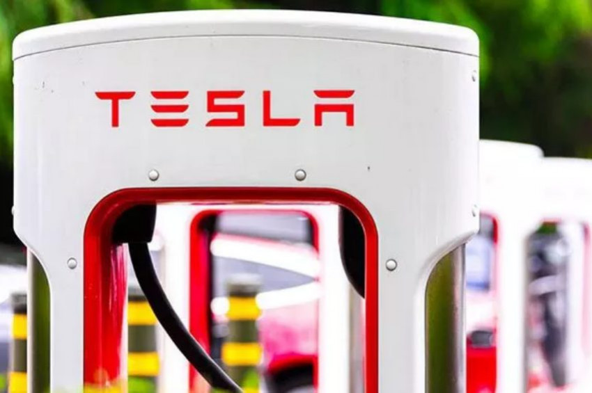 Tesla, Lazerli Cam Sileceği için patent istedi