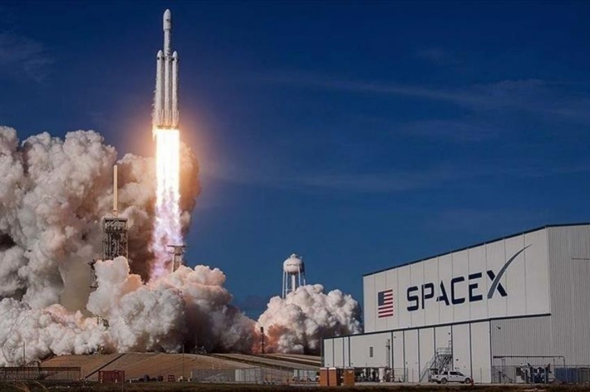 SpaceX astronotsuz ilk turistik uzay turuna hazırlanıyor