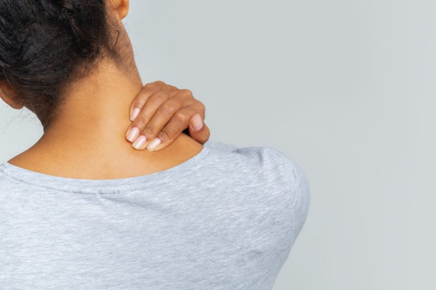 Boyun düzleşmesinin nedenleri ve belirtileri