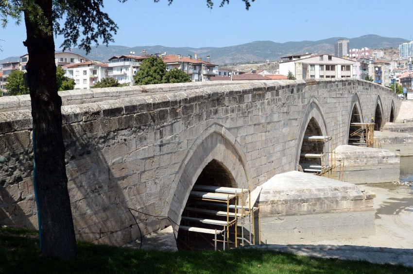 Selçuklu mirası Hıdırlık Köprüsü yeniden hizmete hazır