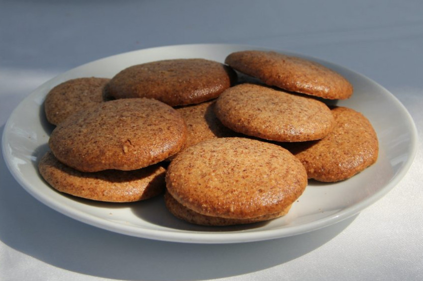 Kayısı çekirdeği ve duttan  bisküvi üretildi