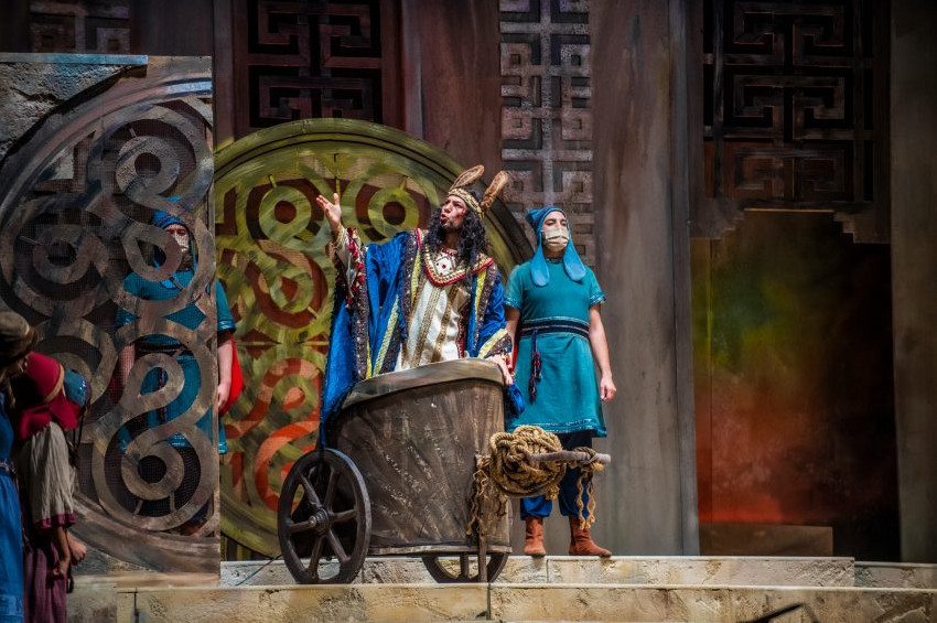 Midasın Kulakları operası Kral Midasın mekanında sergilendi