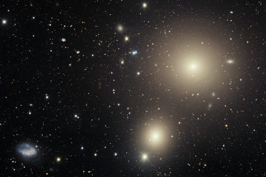 Ocak Takımyıldızının birbirini yakacak galaksileri