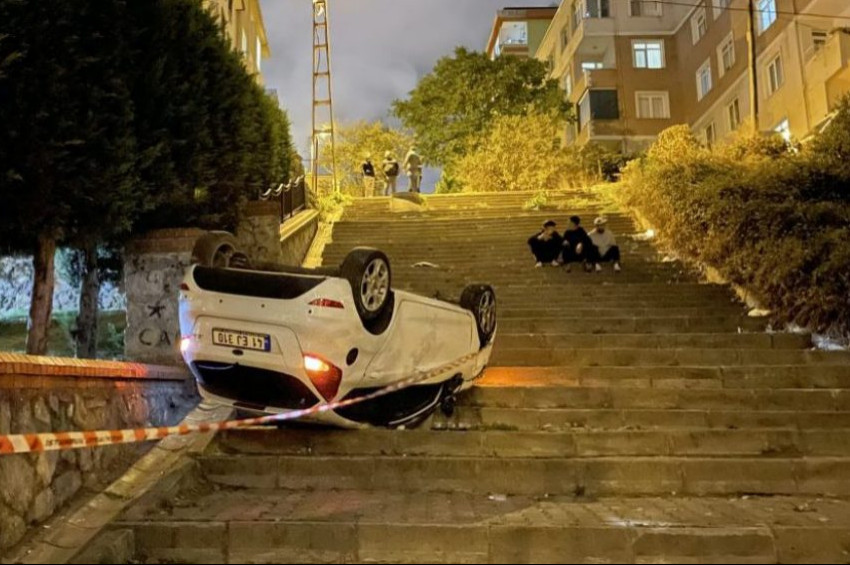 Navigasyon merdivenli sokağa soktu, böyle oldu!