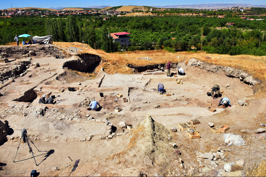 Malatyada 5600 yıllık 6 ev kalıntısı bulundu