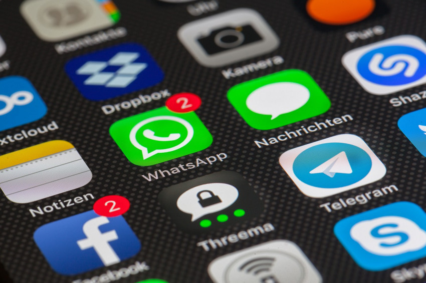 Whatsapp mesajlaşmalarını Facebook okuyor iddiası